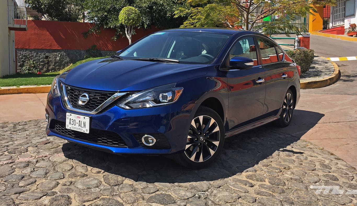 NISSAN SENTRA SENTRA SR TURBO 17 color azul